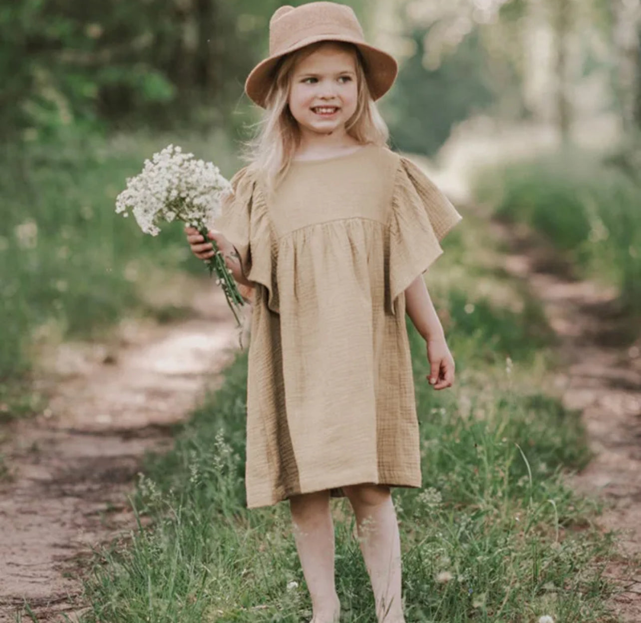 Vestido de niña encantador