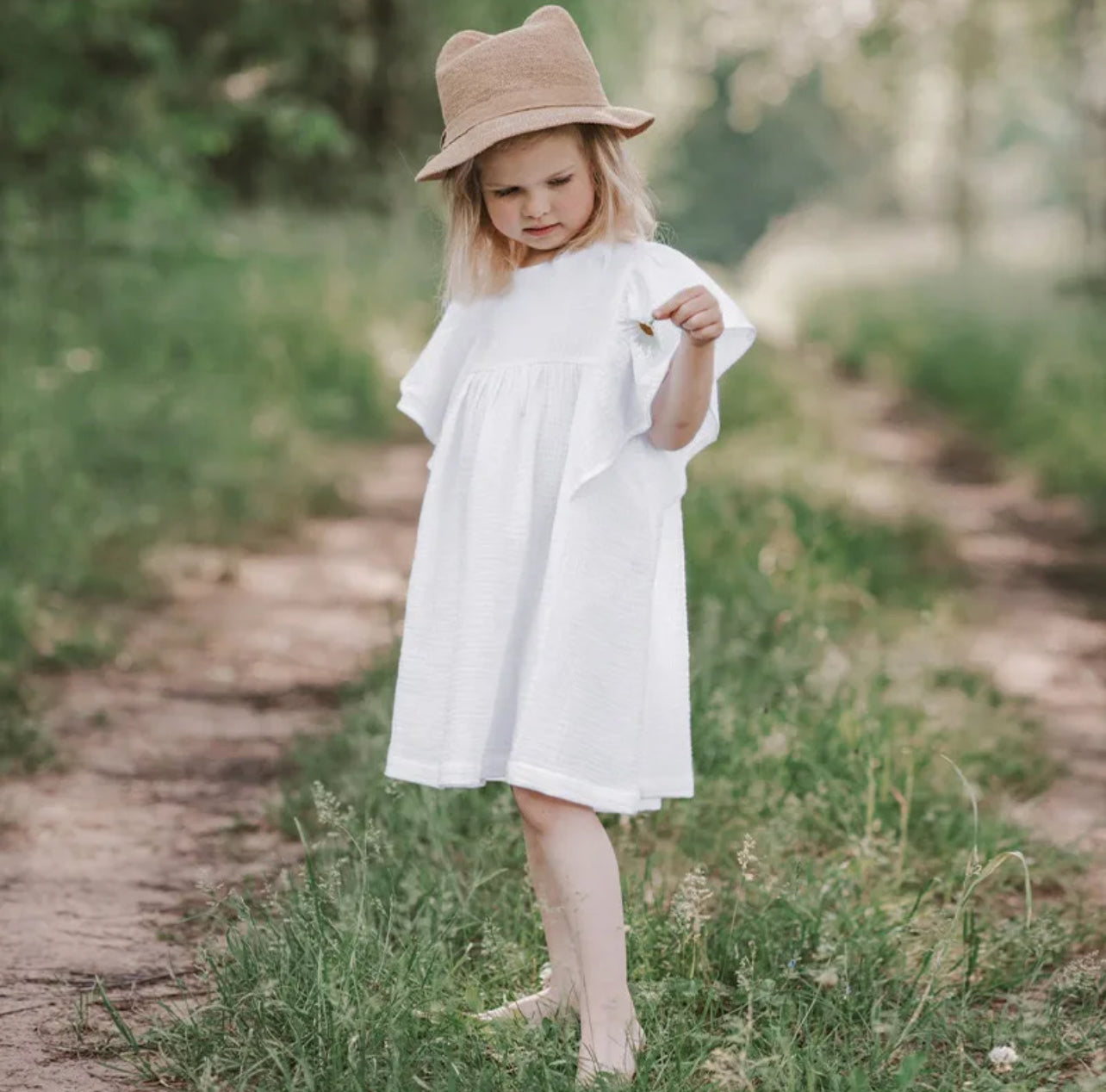 Vestido de niña encantador