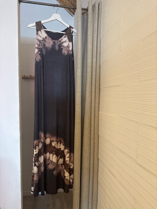 Vestido teñido marrón
