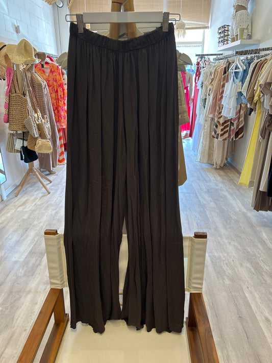 Pantalón ancho